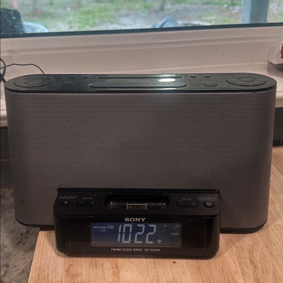 Sony Other - Dream Machine Sony ICF-CS10iP FM Clock Radio ipod Iphone Dock No Remote